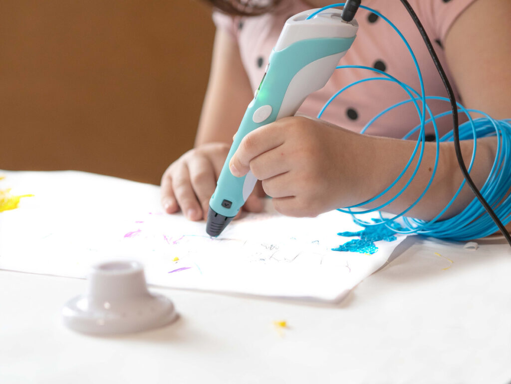 Odkryj kreatywne zastosowania długopisu 3D: od rysowania po tworzenie przedmiotów! 1